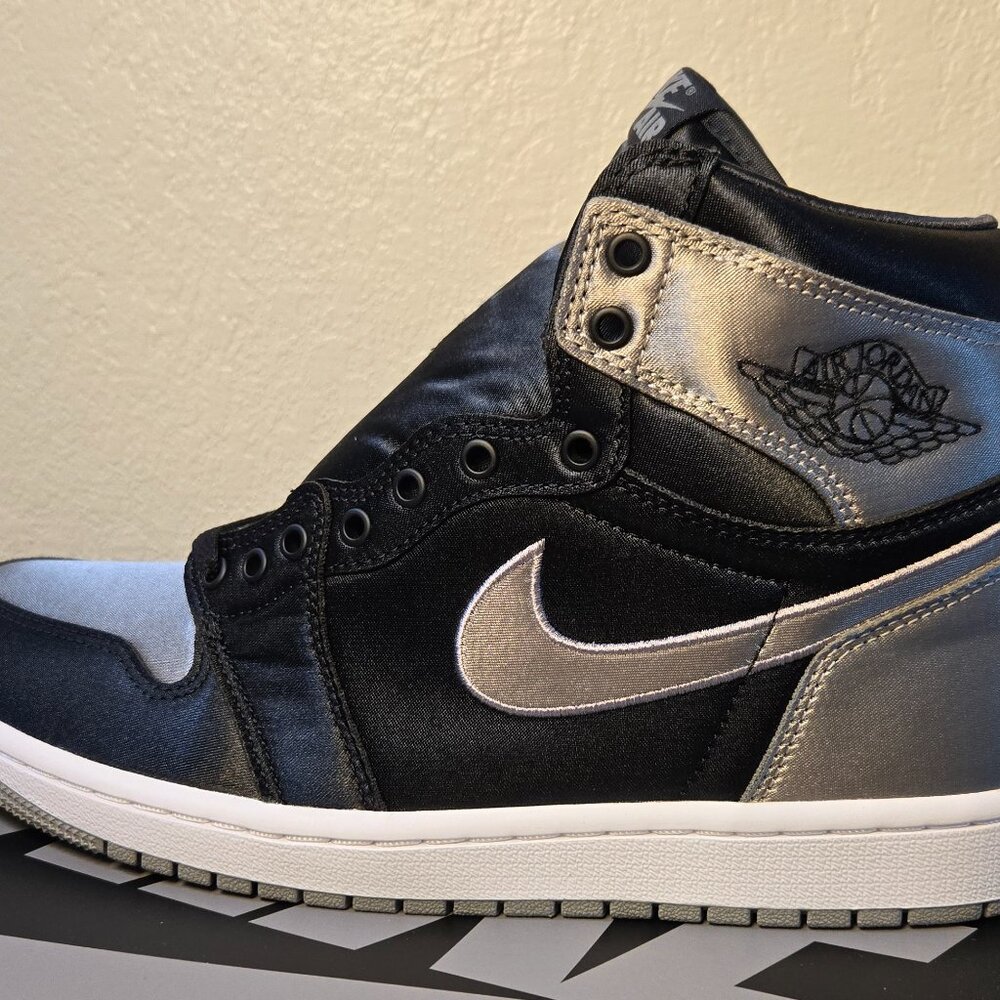 Air Jordan 1 Retro High OG Satin Shadow Women Sz 10 Black Medium Grey FD4810010 - Picture 2 of 11